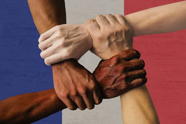 Francia bandera multicultural grupo de jóvenes integración diversidad aislada — Foto de Stock