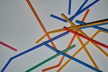 Durmak istimal plastik çöp, deniz üzerinde dur plastik kirliliği, tek kullanımlık plastik çöp içme ret.