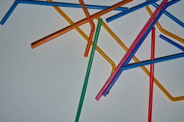 Durmak istimal plastik çöp, deniz üzerinde dur plastik kirliliği, tek kullanımlık plastik çöp içme ret.