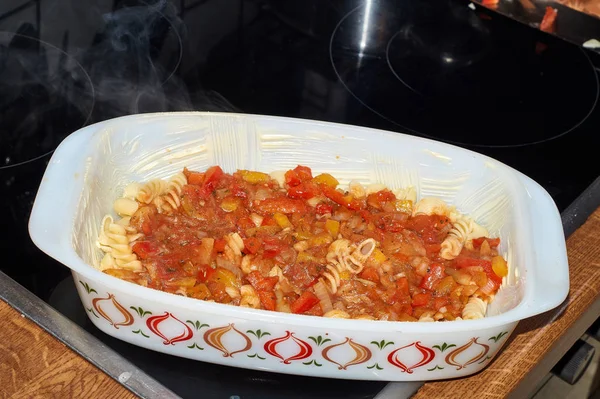 Casserole Dish Ratatouille Filling Consisting Tomatoes Onions Peppers Noodles Garlic — Stock Photo, Image