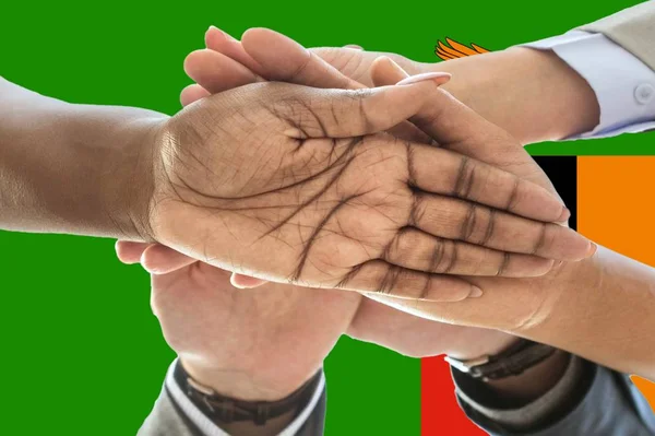 Sambia Flagge Integration Einer Multikulturellen Gruppe Junger Menschen — Stockfoto