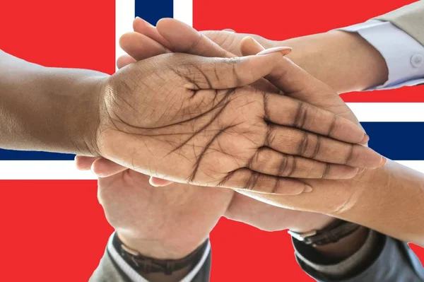 Norge Flagga Integration Mångkulturell Grupp Ungdomar — Stockfoto