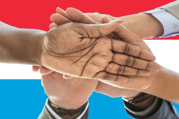 Flaga Luksemburga Intergration Wielokulturowym Grupa Młodych Ludzi — Zdjęcie stockowe