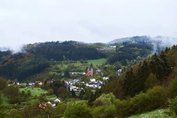 Mayo, nevadas en primavera en el Eifel en Alemania —  Fotos de Stock