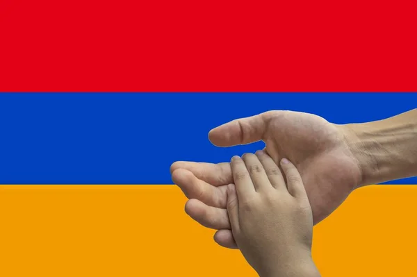 Steagul Armeniei, intergrarea unui grup multicultural de tineri — Fotografie, imagine de stoc