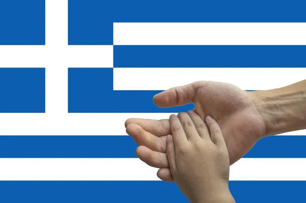 Grèce drapeau, intégration d'un groupe multiculturel de jeunes — Photo