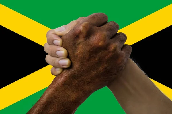 Jamaika bayrağı, çok kültürlü gençlerin toplanması. — Stok fotoğraf