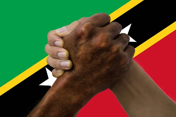 Saint Vincent ve Grenadinler Bayrağı, gençlerin çok kültürlü bir grup intergration — Stok fotoğraf