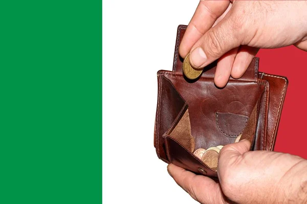 Üres Pénztárca Olaszországi Koronavírus Által Kiváltott Globális Pénzügyi Válságot Mutatja — Stock Fotó