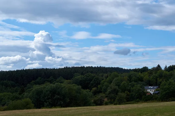 Paisaje Colorido Con Campos Prados Las Montañas Eifel Alemania —  Fotos de Stock