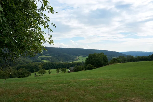 Höst landskap med färgglada träd nära Daun, Eifel — Stockfoto