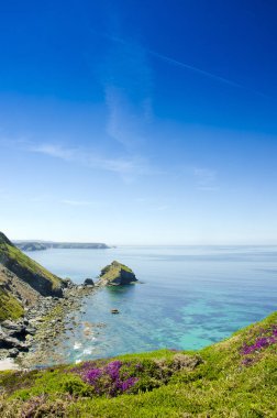 Bassets koyu, Cornwall, İngiltere'de güzel bir güneşli gün