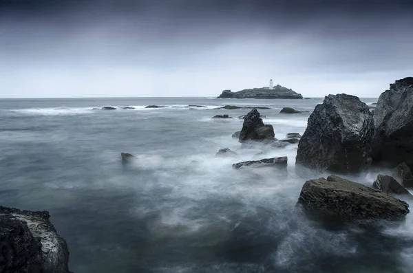 Una Larga Exposición Mar Tormentoso Alrededor Del Faro Godrevy Gwithian —  Fotos de Stock