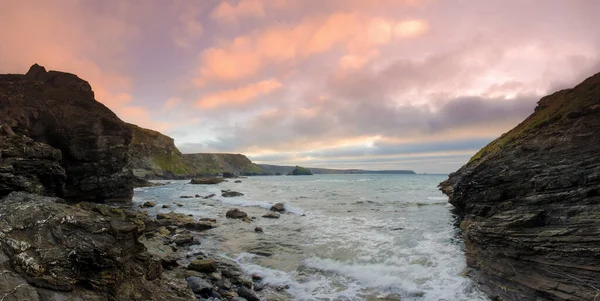 Basset Koyu, Cornwall, İngiltere 'de gün batımı