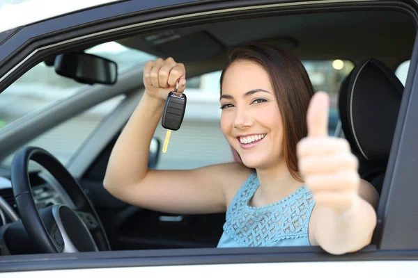 Happy Car Owner Looking Camera Holding Key Gesturing Thumbs — Stock Photo, Image
