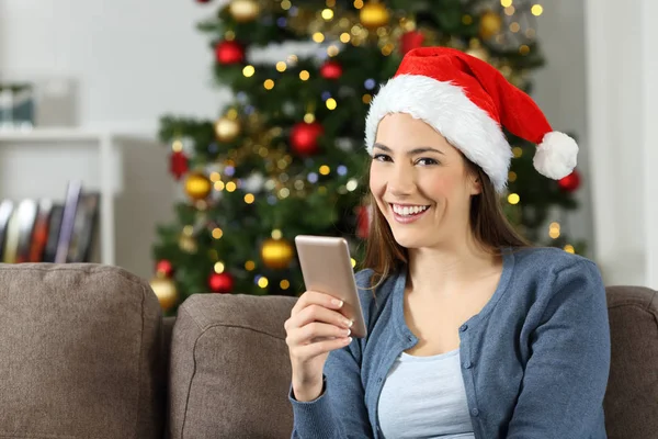 Woman Holding Smart Phone Christmas Sitting Couch Living Room Home — Stock Photo, Image