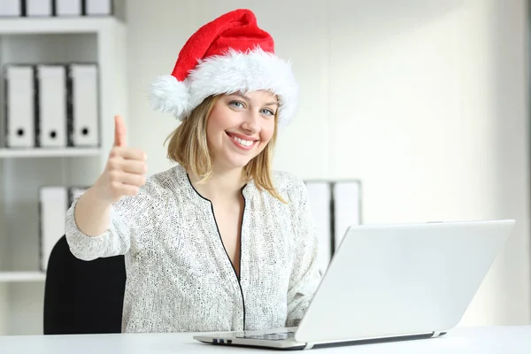 Happy Employee Thumbs Office Looking Camera Christmas — Stock Photo, Image