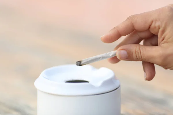 Close Woman Smoking Holding Hand Made Cigarette Throwing Ash Ashtray — Stock Photo, Image