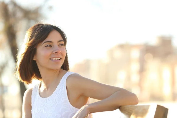 Portrait Happy Woman Looking Side Sitting Bench Park — Stock Photo, Image