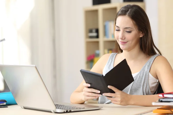 Happy Student Woman Reading Ebook Ereader Sitting Desk Home — Stock Photo, Image