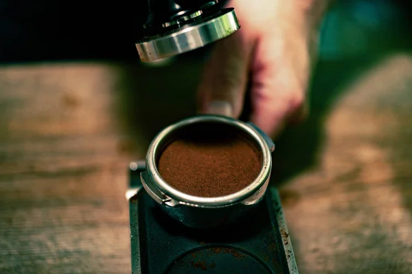 Male Barista Preparing Portafilter Espresso Shot — Stock Photo, Image