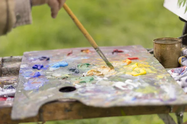 Doğada yağlı boyalarla çizim yapmak. Harika hobi.