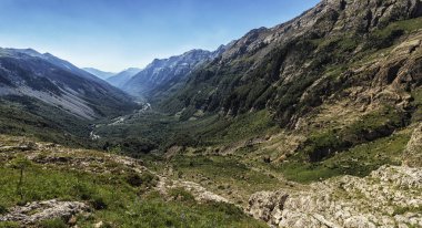 Pireneler 'deki manzara