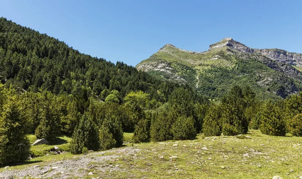 Krajobraz Pirenejach — Zdjęcie stockowe