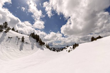 Isaba dağlarında manzara