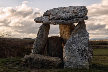 Dolmen Bask coountry batımında