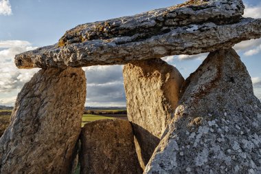 Dolmen Bask coountry batımında