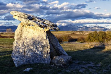 Dolmen Bask coountry batımında