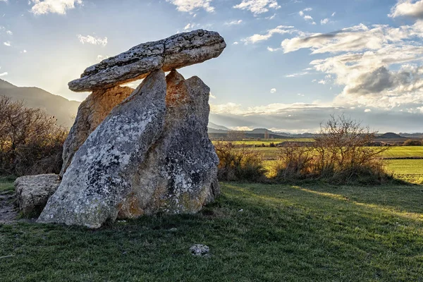 Dolmen Bask coountry batımında