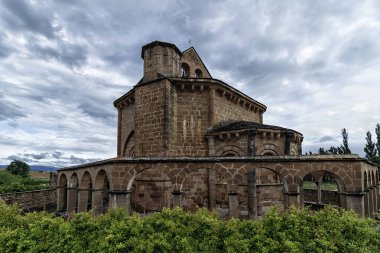 Santa maria de eunate gün batımında