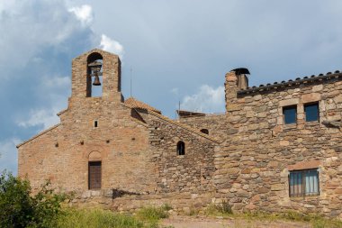 dağlarda eskiler yapılar