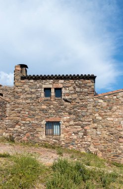 dağlarda eskiler yapılar