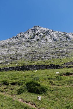 Manzarası tuhaf dağlarda