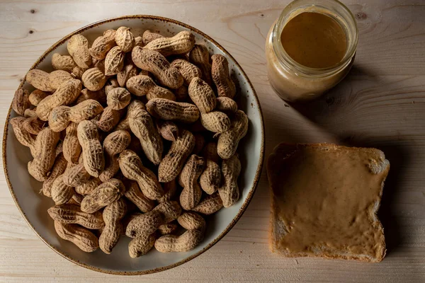 Erdnuss Und Erdnussbutter Einem Tisch — Stockfoto