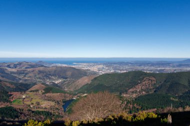 Bask bölgesindeki dağların manzarası