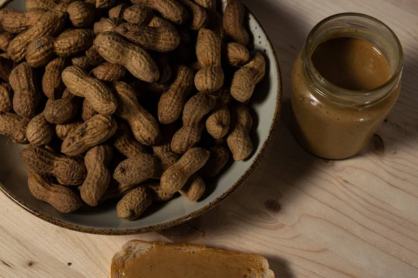 Erdnuss Und Erdnussbutter Einem Tisch — Stockfoto