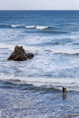 Bask bölgesindeki kayalık plaj.