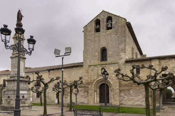 Igreja Antiga Uma Pequena Cidade Espanha — Fotografia de Stock