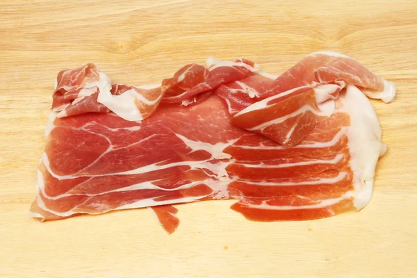 Parma Ham Pada Papan Kayu — Stok Foto