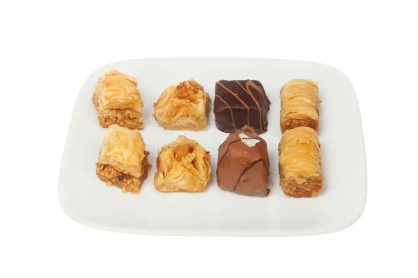 Baklava Plato Aislado Contra Blanco — Foto de Stock