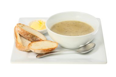 mantar çorbası ve ekmek