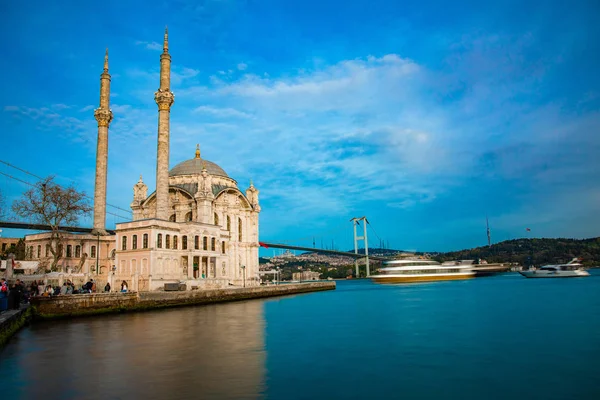 Vista Mezquita Ortakoy Ciudad Estambul Turquía Mezquita Histórica Puesta Sol — Foto de Stock