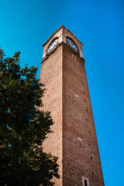 Adana'da Eski Saat Kulesi, Türkiye' nin. Adana Belediyesi eski saat kulesi ile 