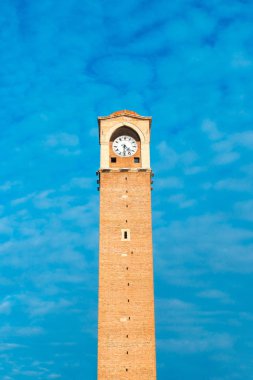 Adana'da Eski Saat Kulesi, Türkiye' nin. Adana Belediyesi eski saat kulesi ile 