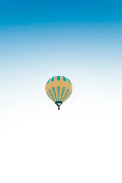 Colorful Hot Air Balloons Flying Fairy Chimneys Nevsehir Goreme Cappadocia — Stock Photo, Image