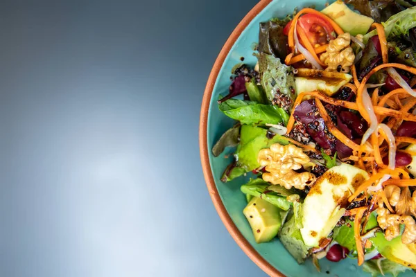 Egészséges Zöldség Zöld Caesar Vagy Görög Mediterrán Saláta Főtt Tojással — Stock Fotó